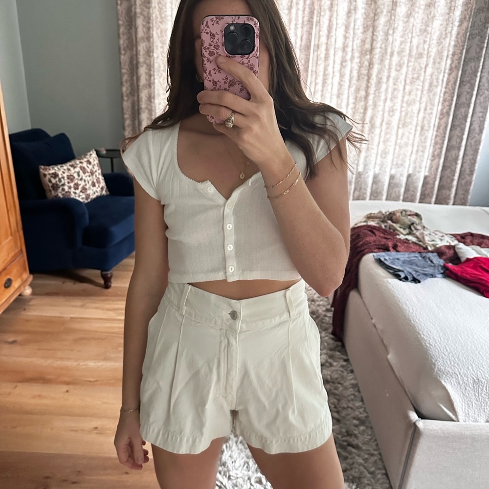 Edwin Isla Shorts - White